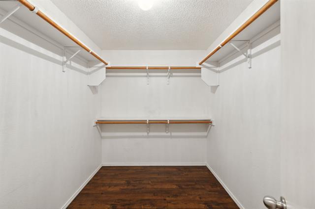 Building Photo - 9916 Nixon Dr