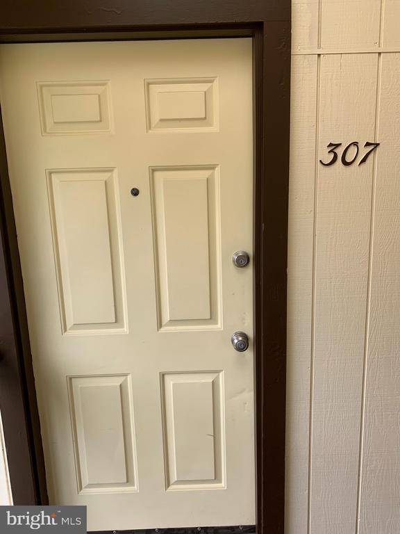 Primary Photo - 307 Lucas Ln