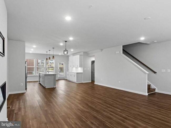 Building Photo - 305 Backwater Wy