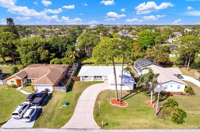 Building Photo - 2252 SE Wald St