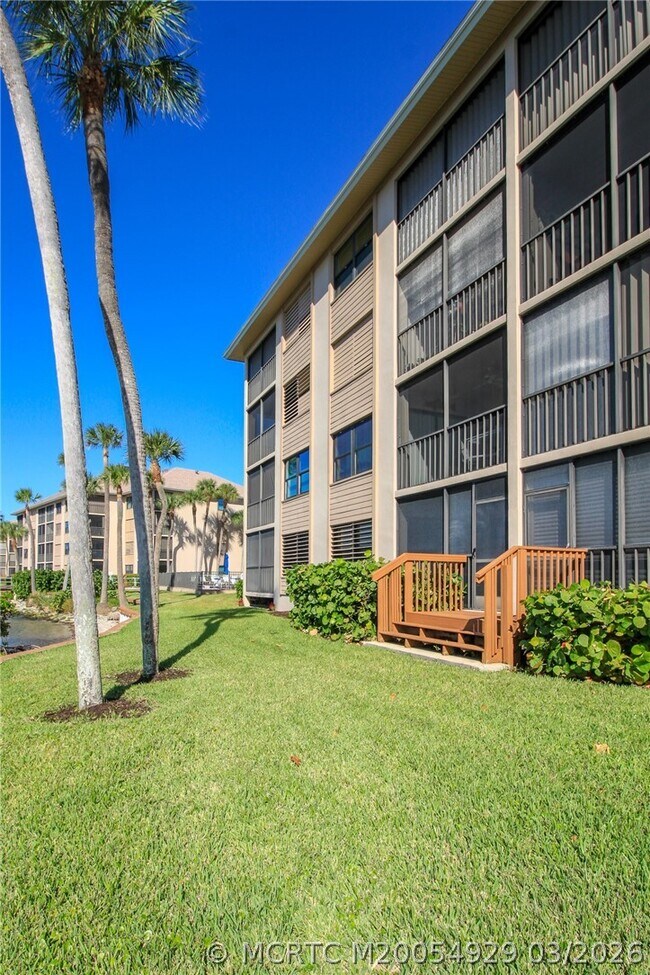 Building Photo - 4620 NE Sandpebble Trce