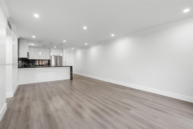 Building Photo - 9405 SW 76th St