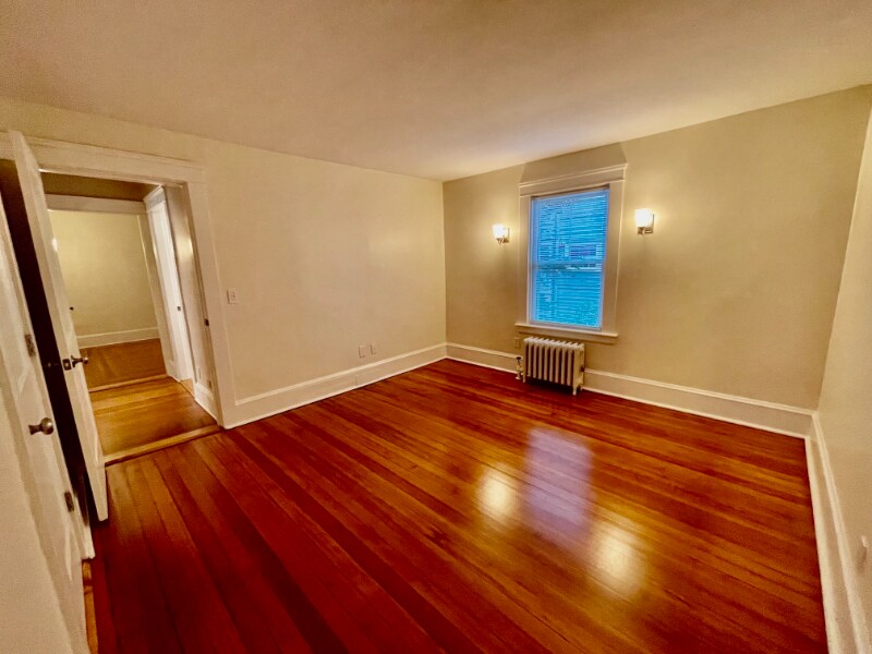 Building Photo - 19 E Manning St