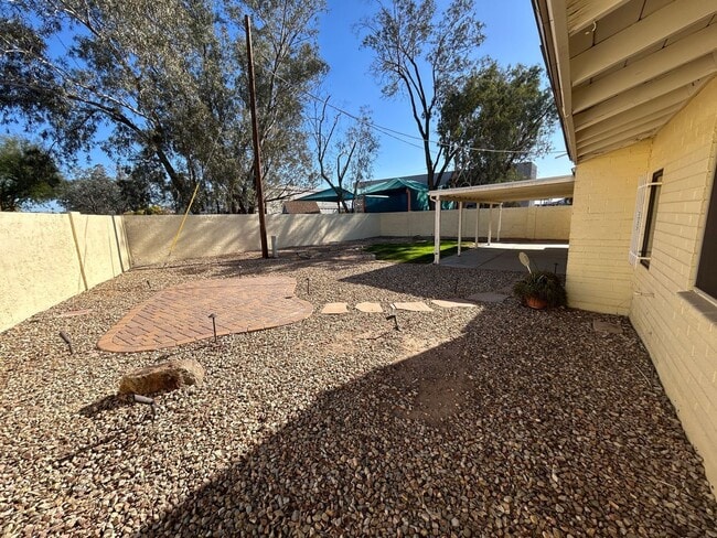 Building Photo - 5015 N 13th Ave