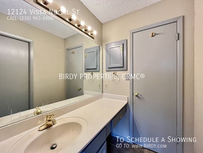 Building Photo - 12124 Vista Nogal