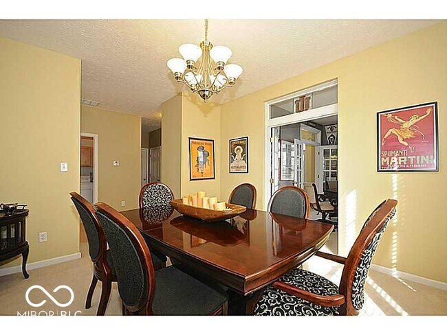 Building Photo - 1367 Hinault Way