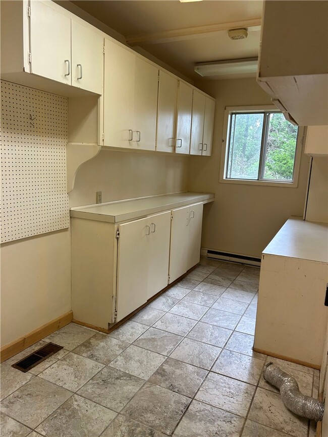 Building Photo - 21090 Greycliff Rd