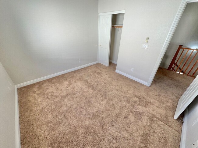 Building Photo - HERE'S THE PERFECT PLACE TO CALL HOME! 3 BEDROOM 2.5 BATHROOM TWO STORY TOWNHOUSE,