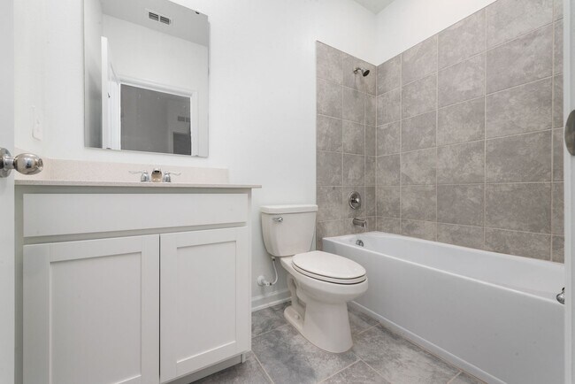 Building Photo - 3295 Laurent Lp
