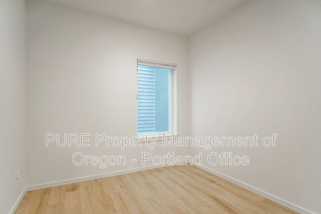 Building Photo - 5685 N Willamette Blvd