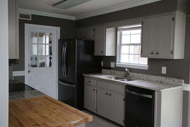 Building Photo - 2521 Georgetown Ln