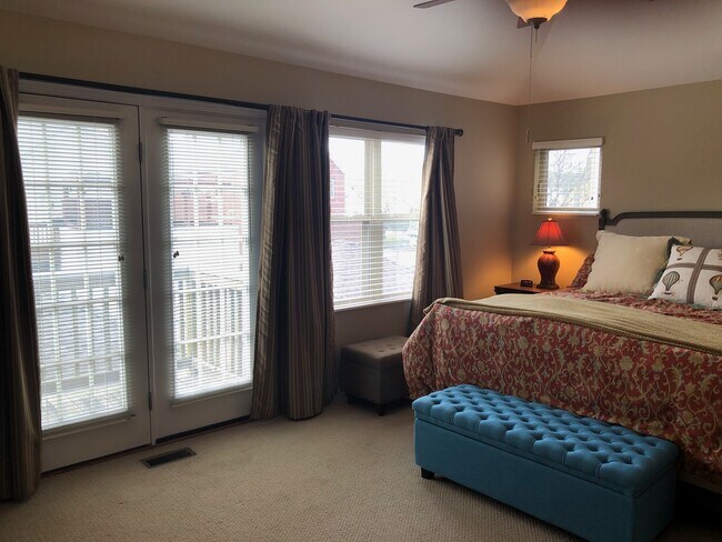 Master Bedroom - 1604 W Edgewater Ave