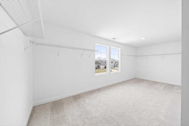 Building Photo - 7060 Sutton Dr