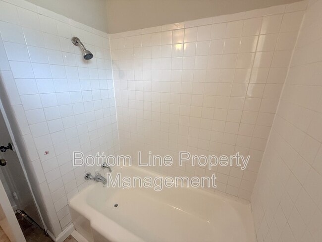 Building Photo - 2132 Brookneal Dr