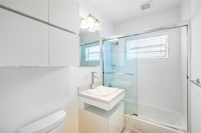 Building Photo - 4150 Ventura Ave