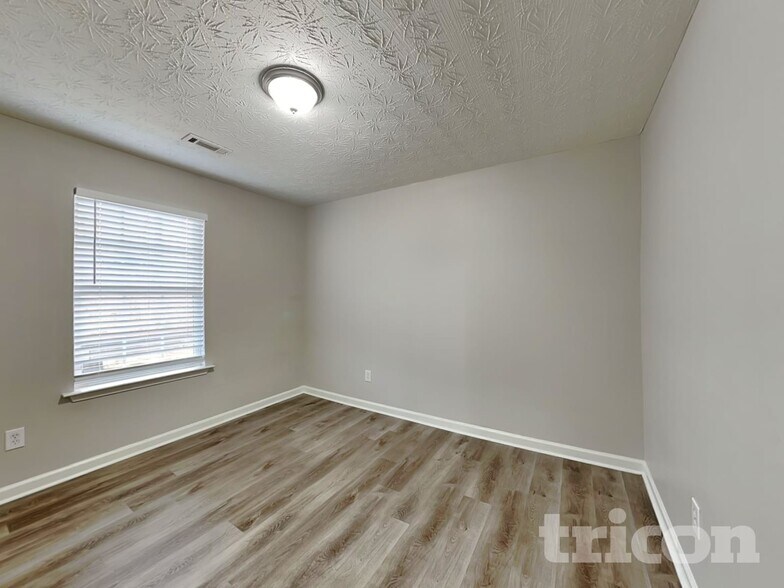 Building Photo - 60 Camden Pl