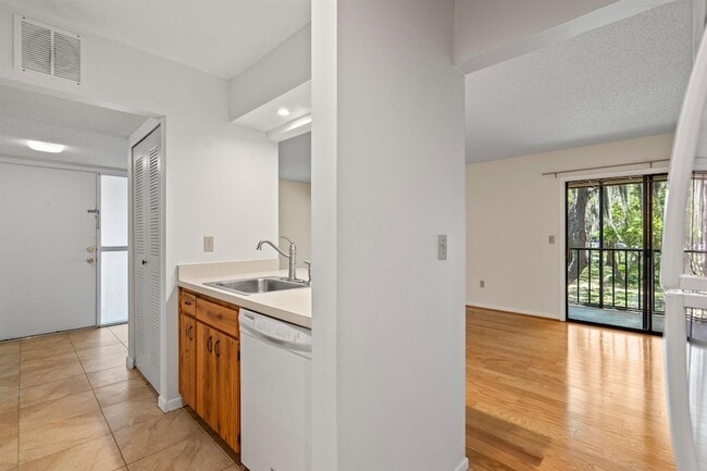 Building Photo - 54 Veronese Ct