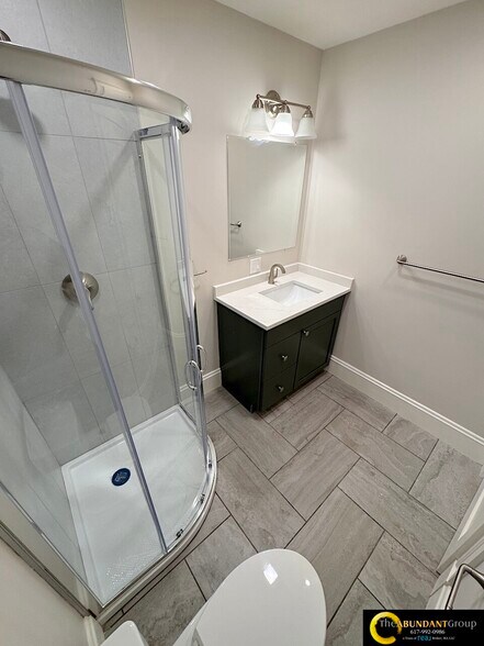 Building Photo - 14 White St