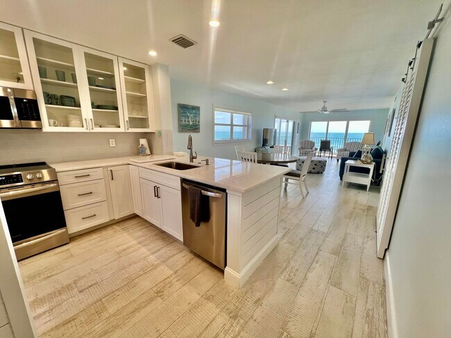 Building Photo - 7410 S Ocean Dr