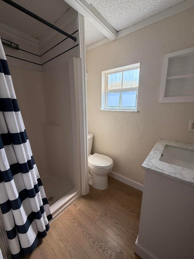 Building Photo - 359 Greenbriar Dr