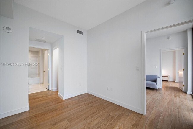Building Photo - 2678 Tigertail Ave