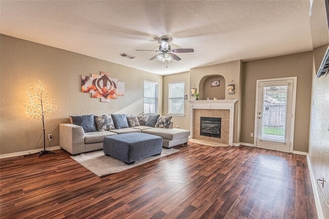 Building Photo - 307 Autumn Creek Ln