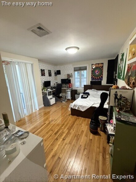 Building Photo - 167-169 Summer St Unit #2