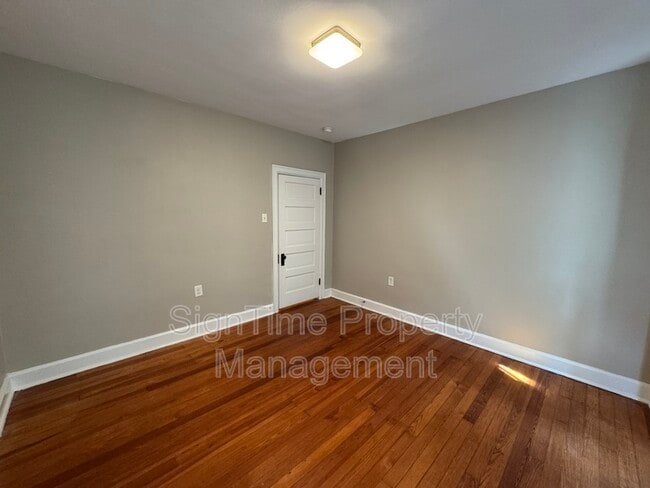 Building Photo - 864 Mulberry Ave