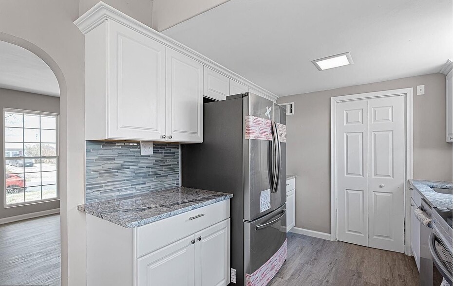 Building Photo - 1 Carlo Rd