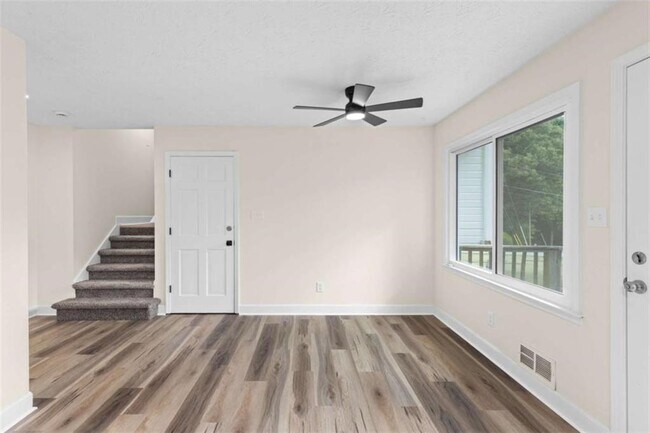 Building Photo - 2250 Ridge Forest Dr