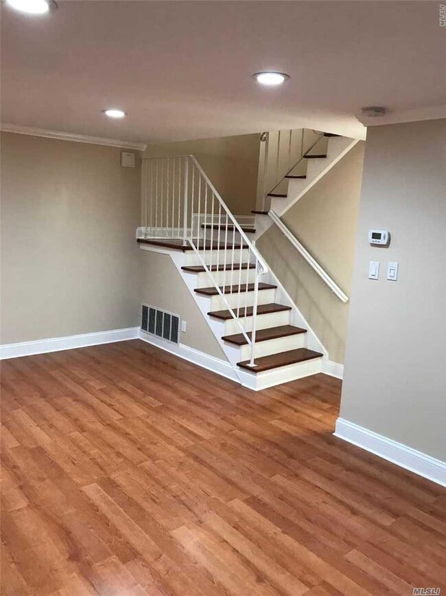 Building Photo - 287 Sagamore Hills Dr