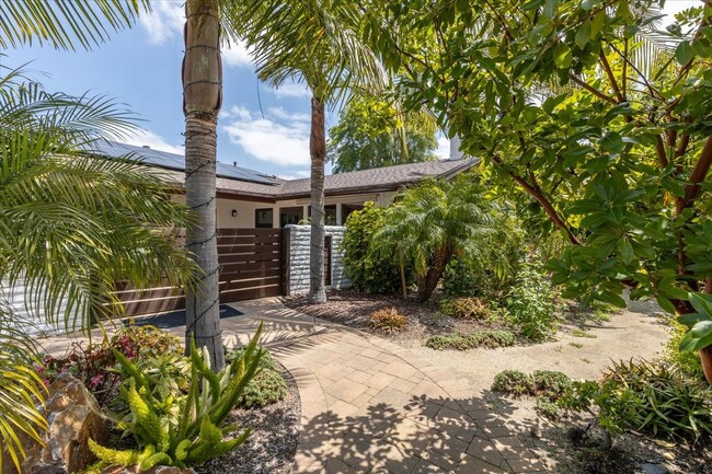 Building Photo - 1356 San Julian Dr