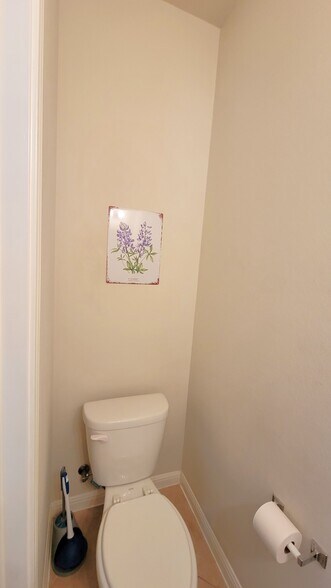 half bath 2 of 2 - 1900 Little Elm Trl