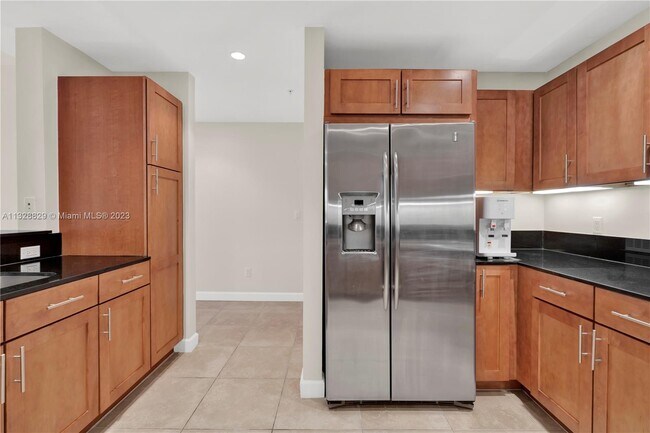 Building Photo - 8390 SW 72nd Ave