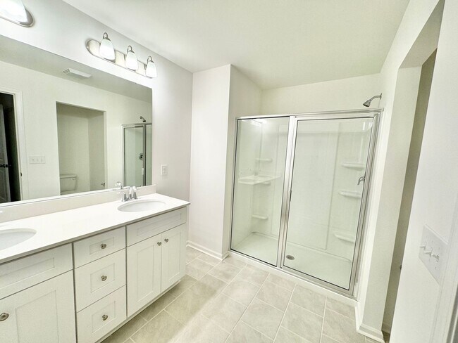 Building Photo - Spacious 3 Bedroom Townhome minutes from I-85 - AVAILABLE OCTOBER 2026