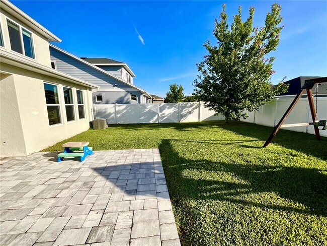 Building Photo - 15255 Caravan Ave