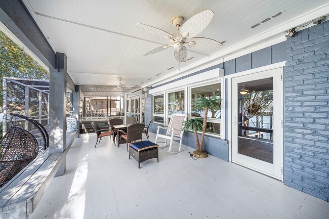 Building Photo - 2913 Beluche Dr
