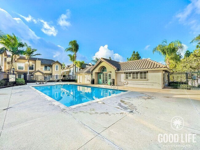 Building Photo - Single-Level Mira Mesa Condo with Balcony, AC & Garage Parking