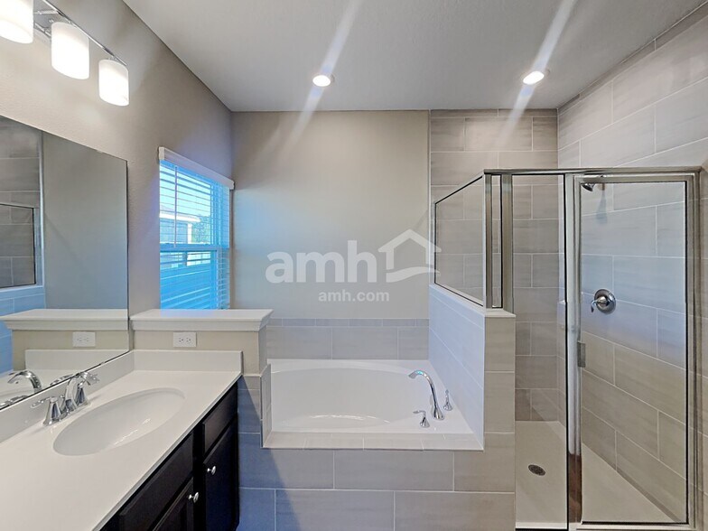 Building Photo - 40 Hemlock Pt