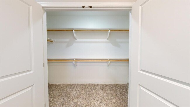 Building Photo - 1326 Prairie Dr