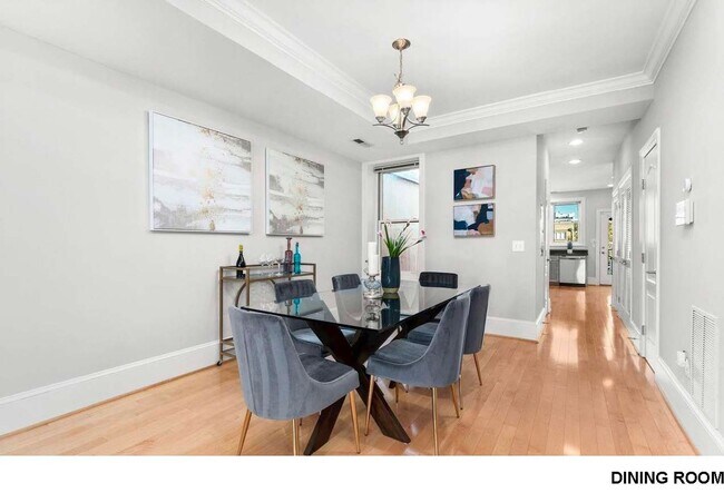 Building Photo - Gorgeous 2br/2ba Upper Level Rowhome with Roof Deck & Parking!