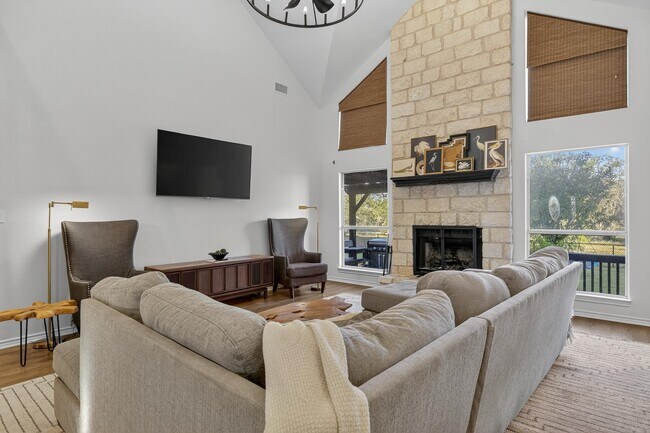 Building Photo - 435 Oxbow Trail