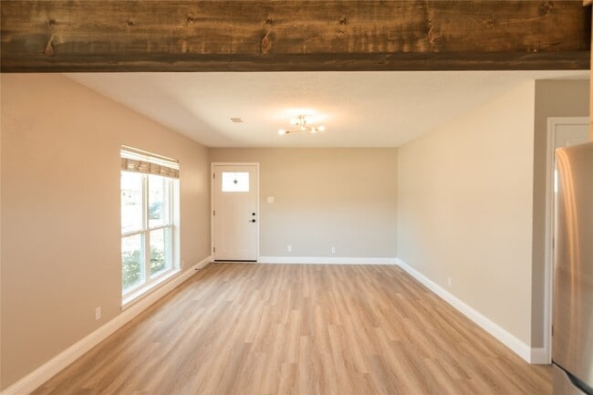 Building Photo - 602 N Morris St