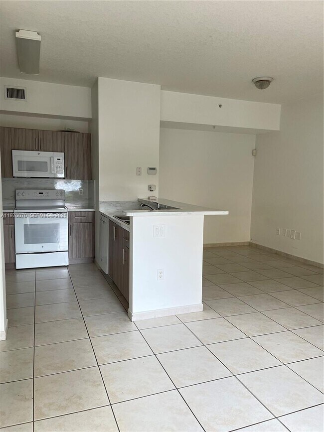 Building Photo - 7240 NW 114th Ave