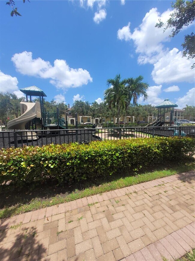 Building Photo - 1430 SW 147th Ter