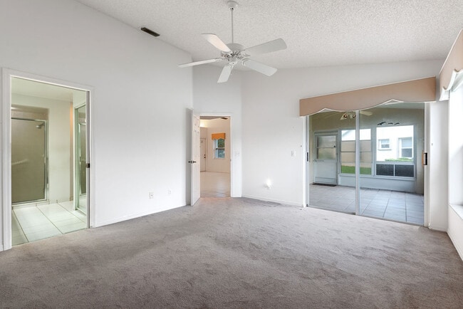 Building Photo - 4246 SE Home Way