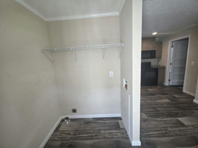 Building Photo - 53 Fall Dr