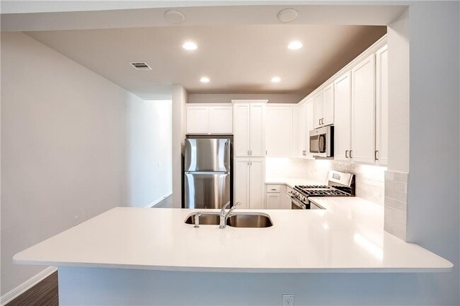 Building Photo - 701 Durness Dr