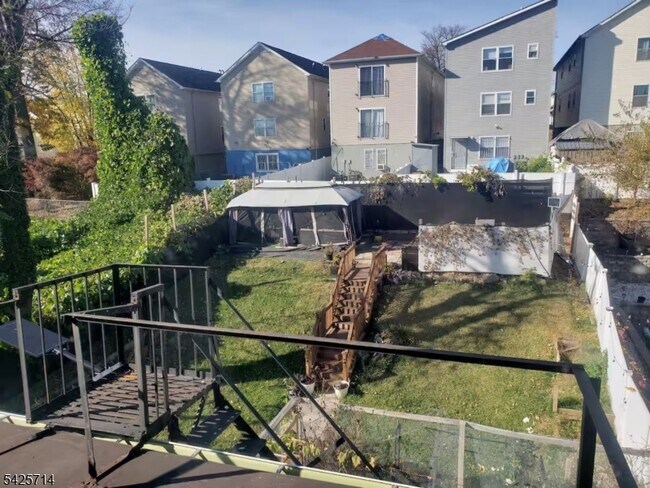 Building Photo - 187 Milford Ave