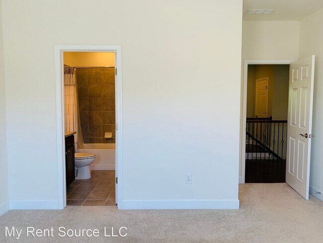 Building Photo - 3 br, 2.5 bath House - 2537 Josselyn Lane SE